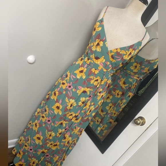 Flynne Skye Anderson Wrap Maxi Floral Tropical Beautiful Figure Flattering Dress - Picture 3 of 12